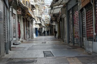 Διαπραγματεύσεις με τους θεσμούς για τις φοροελαφρύνσεις