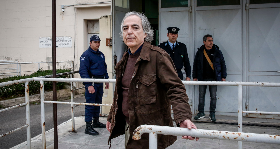 Σε κελί απομόνωσης ο απεργός πείνας Δημ. Κουφοντίνας