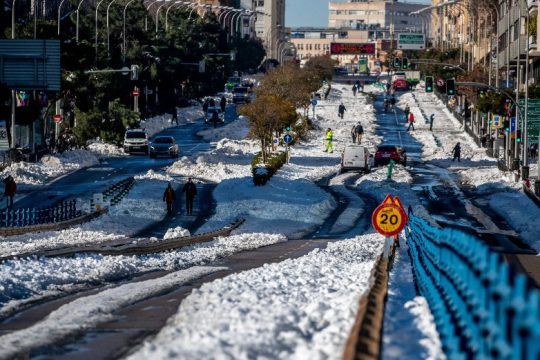 Ο χιονιάς έχει παραλύσει την Ισπανία