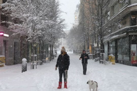 Η Ισπανία μετρά νεκρούς από τη χιονοθύελλα, έκτακτα μέτρα σε όλη τη χώρα