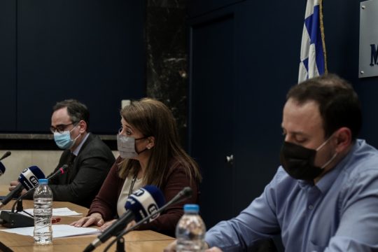 Κυβερνητική άρνηση για τα πρακτικά της επιτροπής λοιμωξιολόγων
