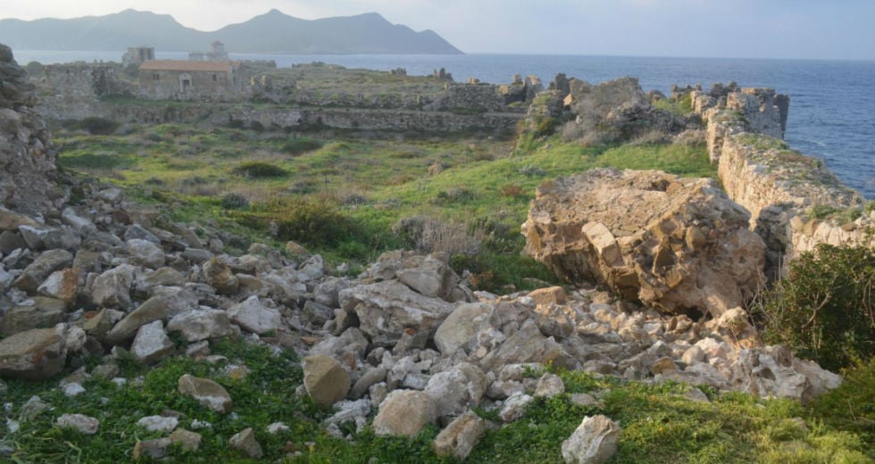 Κατέρρευσε τμήμα πύργου στο κάστρο της Μεθώνης