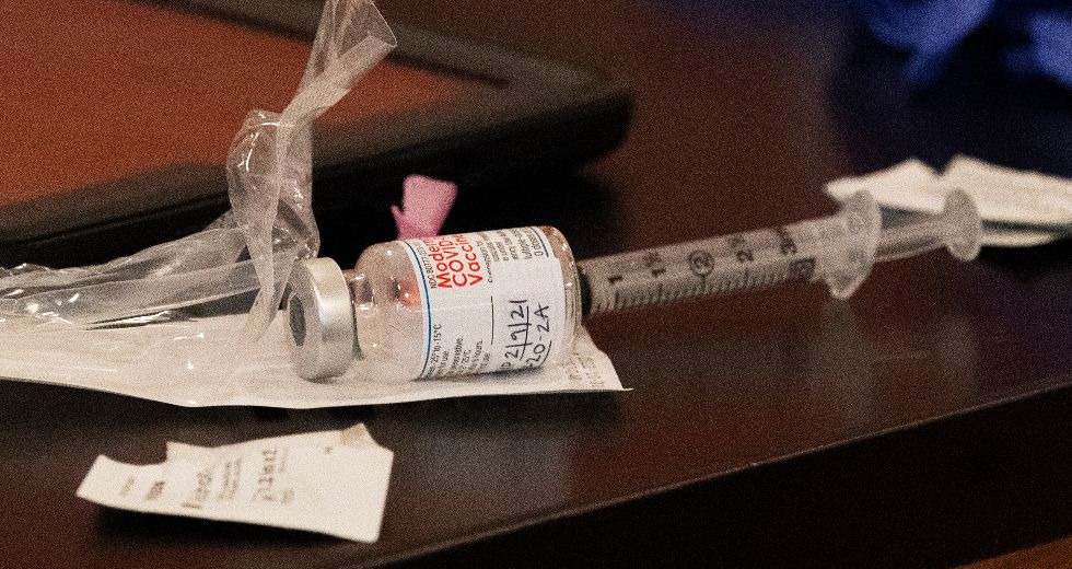 Ανοσία για ένα χρόνο υπόσχεται μέσω του εμβολίου της η Moderna