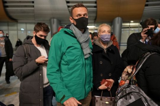 Ανησυχία για την τύχη του Ναβάλνι, καταδικάζει η Ε.Ε.