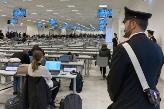 Πάνω από 300 κατηγορούμενοι σε δίκη της «Ντραγκέτα» στην Ιταλία