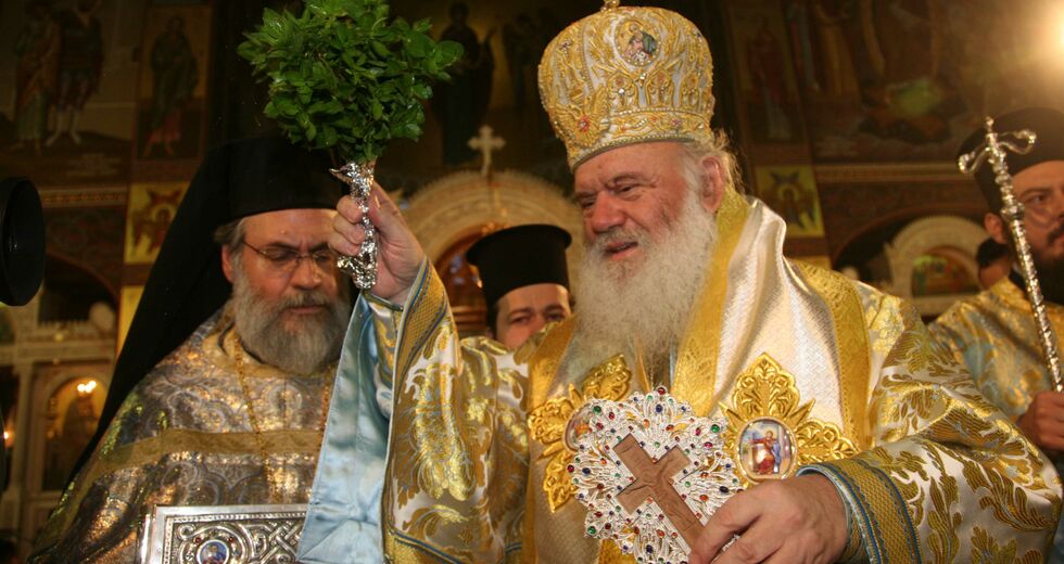 Ενισχύει το σκοτάδι ενόψει των Φώτων