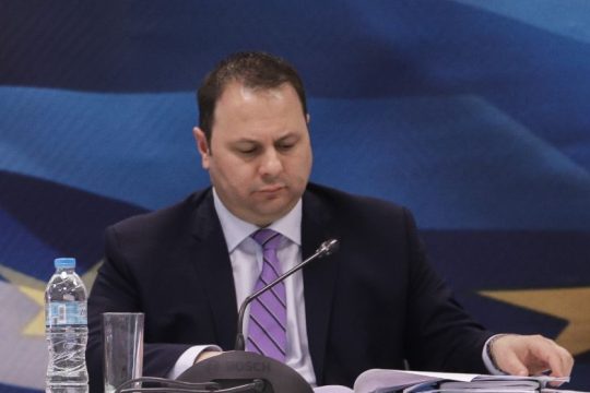 «Φρένο» στα σχέδια για ψώνια με χρονόμετρο