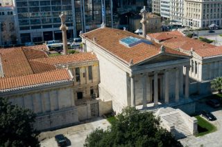 Η ΕΛ.ΑΣ. περνάει… Νομική και Πολυτεχνείο