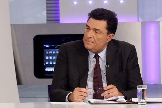 «Παραπολιτικά» εναντίον «Καθημερινής» και Αλέξη Παπαχελά