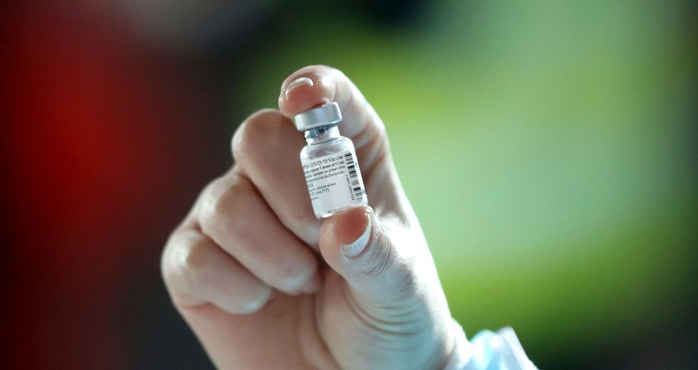 Μείωση στις παραδόσεις εμβολίων στην Ευρώπη ανακοίνωσε η Pfizer
