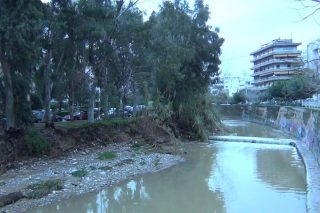 Παράνομη η «ανάπλαση» στο ρέμα Πικροδάφνης