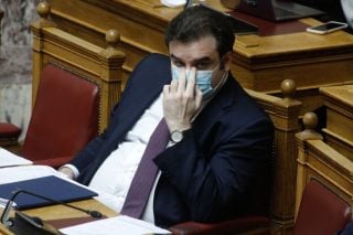 Εφυγε η Palantir, ήρθε η PWC