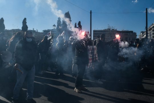 Έσπασαν στον δρόμο τον αυταρχισμό της κυβέρνησης