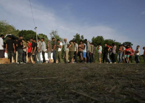 Εκκλήσεις στους παγκόσμιους ηγέτες για χορήγηση εμβολίου σε εκατομμύρια πρόσφυγες