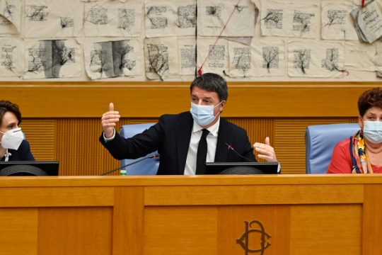Πολιτική «φουρτούνα» στην Ιταλία: Ο Ρέντσι απέσυρε τους υπουργούς του από την κυβέρνηση