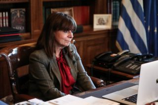 Ποιους ενοχλεί η Πρόεδρος της Δημοκρατίας;