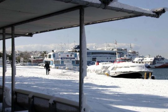 Θερμαινόμενος χώρος και στον Πειραιά για τους άστεγους