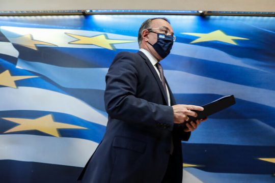 Μισό δισ. ευρώ το κόστος των νέων περιοριστικών μέτρων