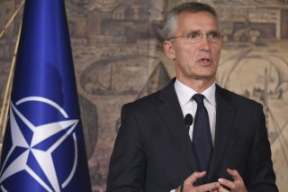 Στόλτενμπεργκ: Ένα βήμα προς τη σωστή κατεύθυνση οι διερευνητικές Ελλάδας-Τουρκίας