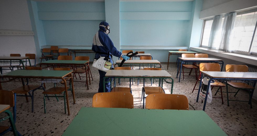 Τα μέτρα προφύλαξης για να ανοίξουν τα σχολεία τη Δευτέρα