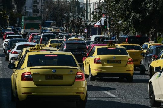 Κραυγή αγωνίας από τους οδηγούς ταξί
