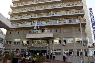 Αλαλούμ στα εμβολιαστικά κέντρα της Θεσσαλονίκης