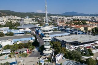 Η ΔΕΘ διχάζει τους γαλάζιους βουλευτές