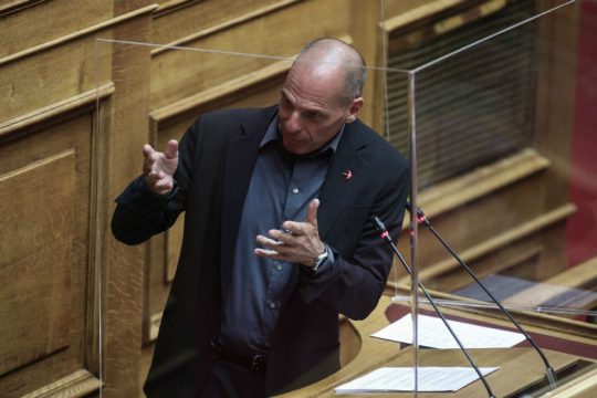 Βαρουφάκης: Τετραπλό φιάσκο της κυβέρνησης στην πανδημία