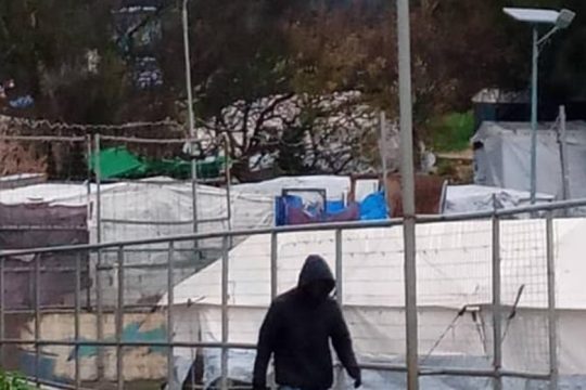«Στον πάγο» μπήκαν χιλιάδες πρόσφυγες και μετανάστες