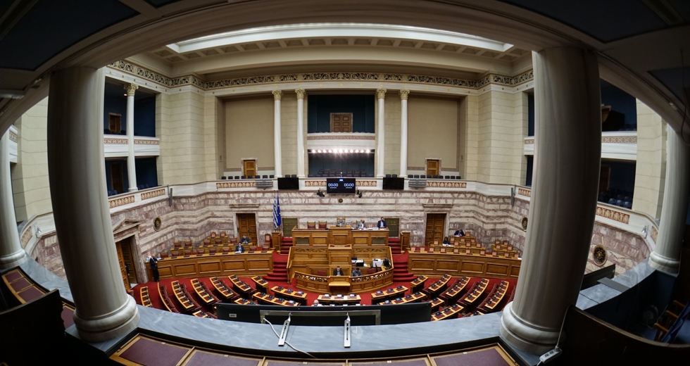 Περιμένοντας τη βοήθεια των «προστάτιδων» δυνάμεων»