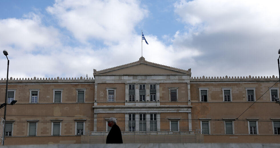 Επανέκαμψε στη Βουλή ο Covid-19