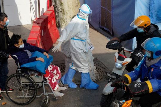 Γιατροί στη Γουχάν ομολογούν ότι τους διέταξαν να μη μιλήσουν για τον Covid-19