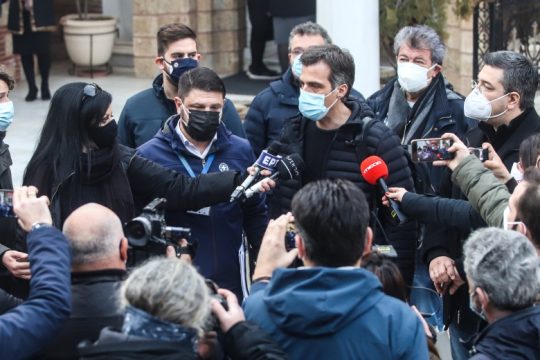 Καθησυχάζει ο Χαρδαλιάς μετά το πρώτο κρούσμα της νοτιοαφρικανικής παραλλαγής