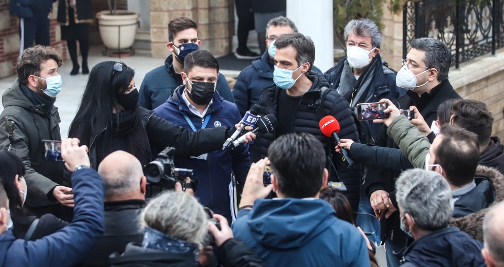 Καθησυχάζει ο Χαρδαλιάς μετά το πρώτο κρούσμα της νοτιοαφρικανικής παραλλαγής