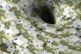 Σε αγωνιώδη αναζήτηση ρευστού και… αναβάθμισης