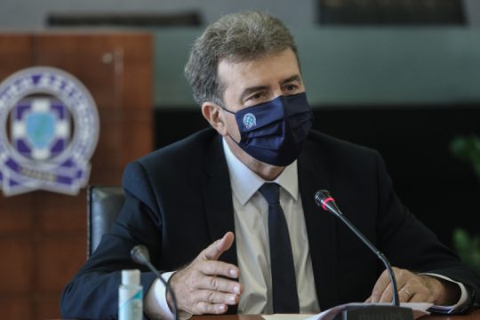 Βαφτίζει «προστασία» τον αυταρχισμό και τον περιορισμό των ελευθεριών
