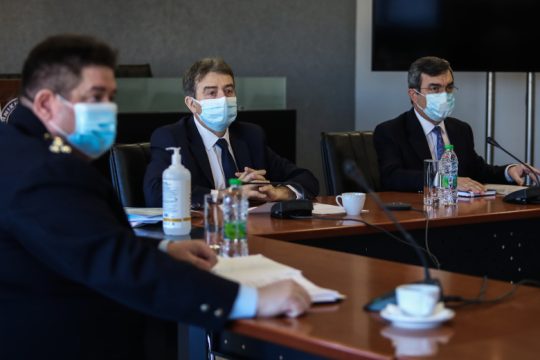 Θέλουν «ενσωματωμένους» δημοσιογράφους!
