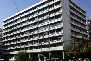Από ψιλό κόσκινο η επιστρεπτέα «4»