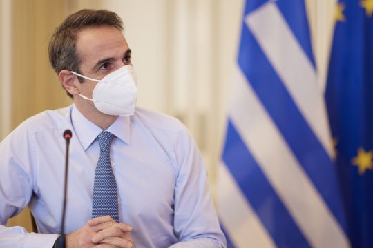 Ο Κυρ. Μητσοτάκης έριξε το μπαλάκι του πινγκ πονγκ στην εξέδρα