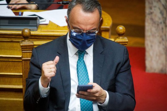 Παγώνουν κορονοχρέη 1 δισ. ευρώ μέχρι το 2022
