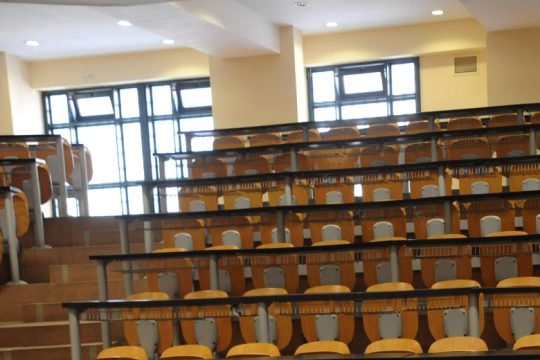 Ενας χρόνος κλειστά Πανεπιστήμια: οι φοιτητές μετρούν πληγές