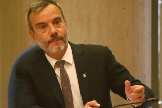 «Σείεται» ο δήμος Θεσσαλονίκης με τους «γαλάζιους» εμβολιασμούς
