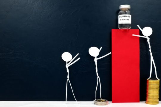 Διεθνής συνεργασία ή εμβολιαστικός εθνικισμός; Αλλη μία χαμένη ευκαιρία