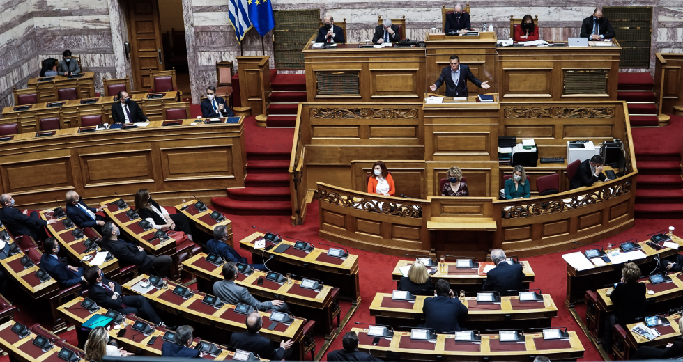 Το θέμα είναι τι θα κάνουμε γι’ αυτή τη δυστυχισμένη τη «ζήτηση»…