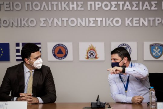 Φόβοι για μεγάλη έξαρση της πανδημίας – στο τραπέζι το σκληρό lockdown