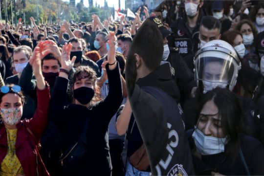 Το… τουρκικό μοντέλο φέρνει στα Πανεπιστήμια η Κεραμέως