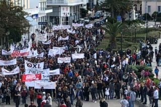 Στο σκαμνί κάτοικοι της Τήνου που αντιστέκονται στα αιολικά