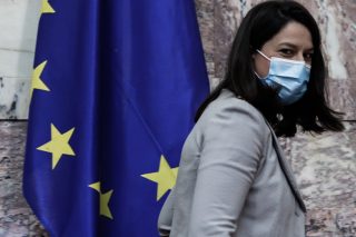 Το 80% των εκπαιδευτικών λέει «όχι» στην αξιολόγηση-Διάλογο ζητά τώρα η Κεραμέως