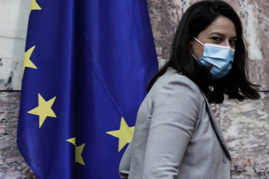 Το 80% των εκπαιδευτικών λέει «όχι» στην αξιολόγηση-Διάλογο ζητά τώρα η Κεραμέως