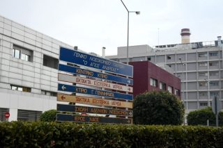 Κατηγορούν τους… γιατρούς για τη διασπορά στην Πάτρα